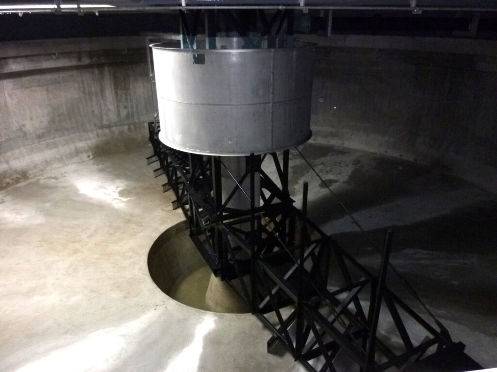 掻き寄せ機（円形）<br>埼玉県　中川水循環センター